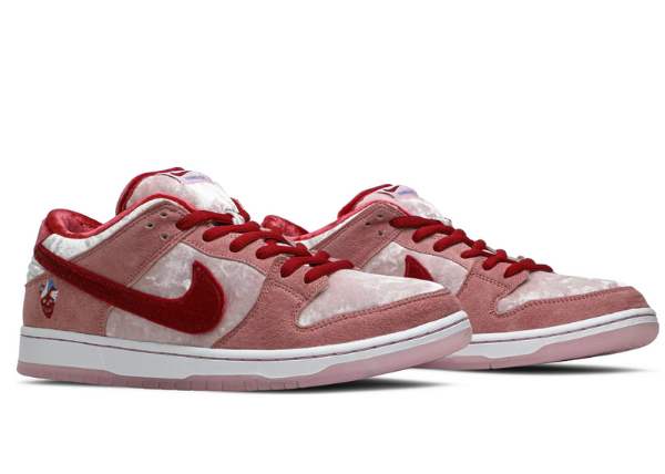 Nike SB Dunk Low StrangeLove Skateboards (Regular Box)